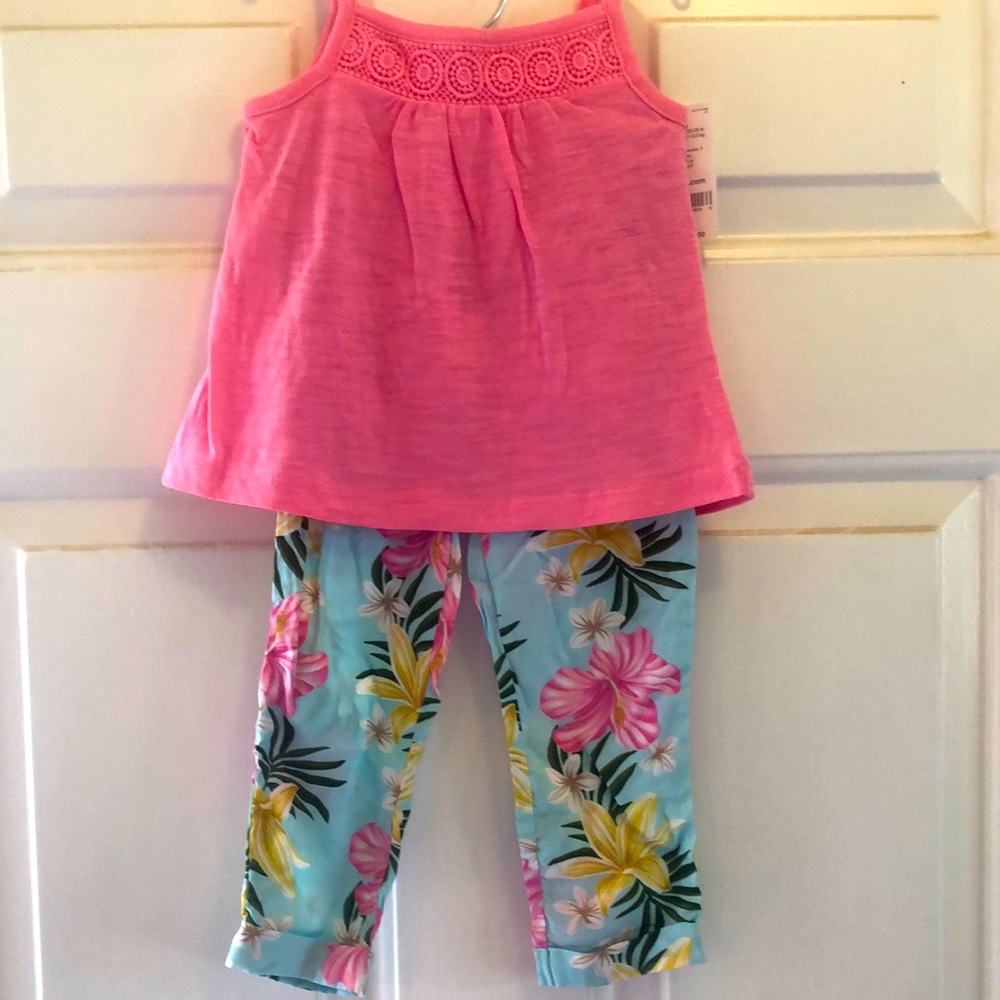NWT! Sleeveless Top w/ Matching Pants by Carter’s! Baby Girls, Sz 18 months!